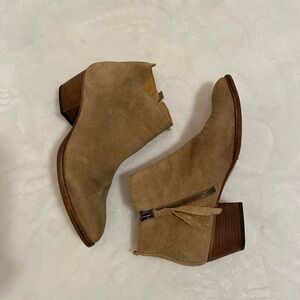 Dolce Vita Brown Suede Ankle Booties Low Heel Boots Size 7